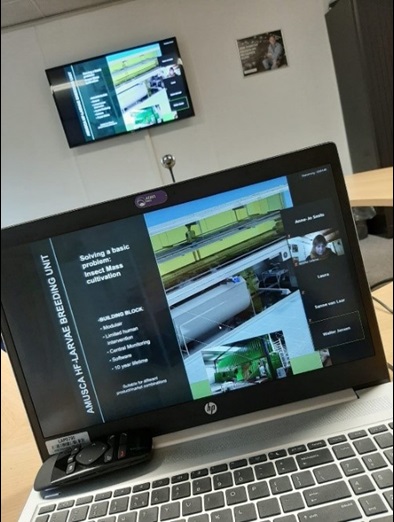 foto laptop met presentatie
